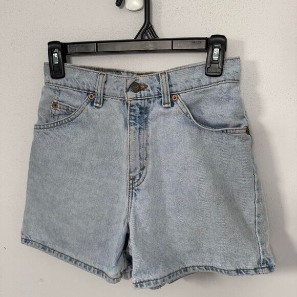 Vintage Levi’s 912 Slim Fit Shorts - Picture 2 of 5